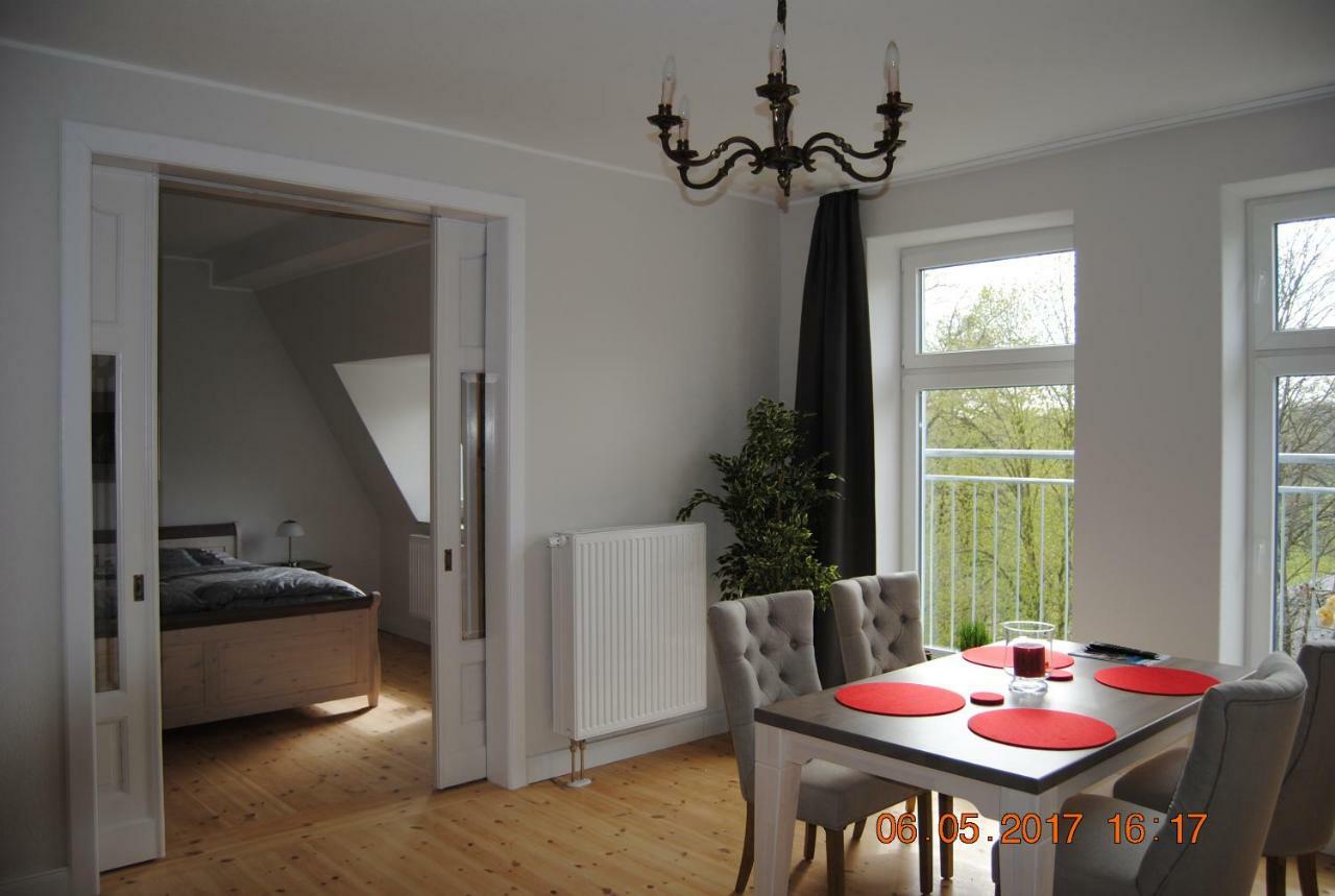 Ruhige Ferienwohnung In Der City Koenigswohnung Kiel Exteriör bild