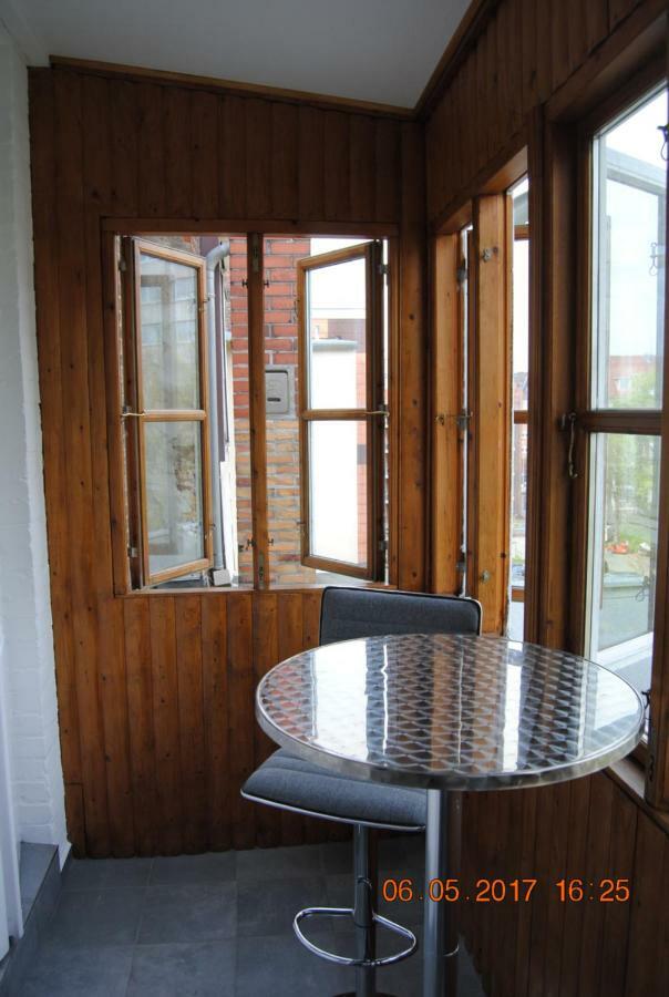 Ruhige Ferienwohnung In Der City Koenigswohnung Kiel Exteriör bild
